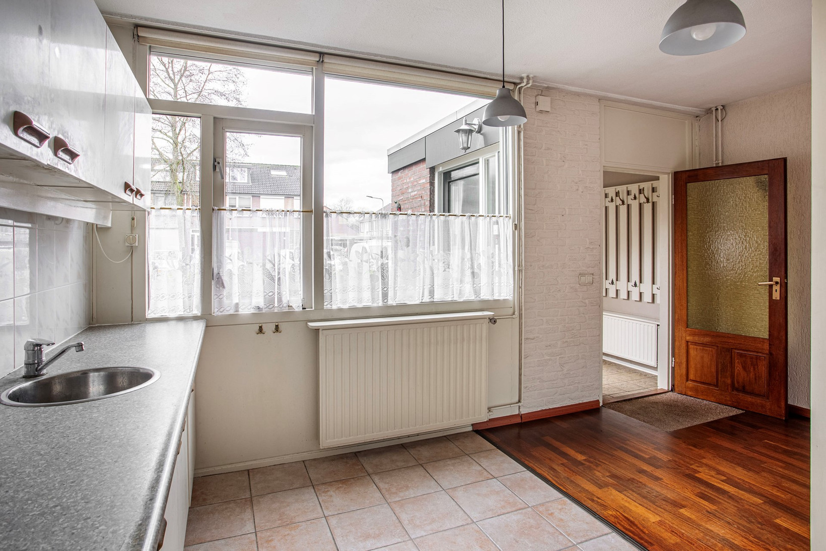 Tussenwoning te koop: Helmondstraat 66, Arnhem