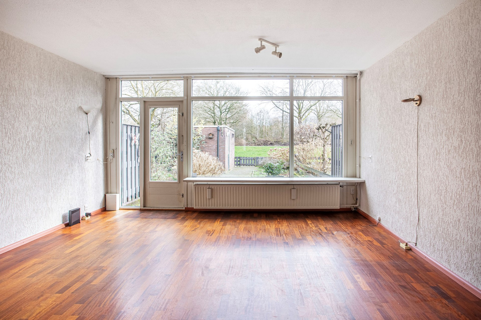 Tussenwoning te koop: Helmondstraat 66, Arnhem