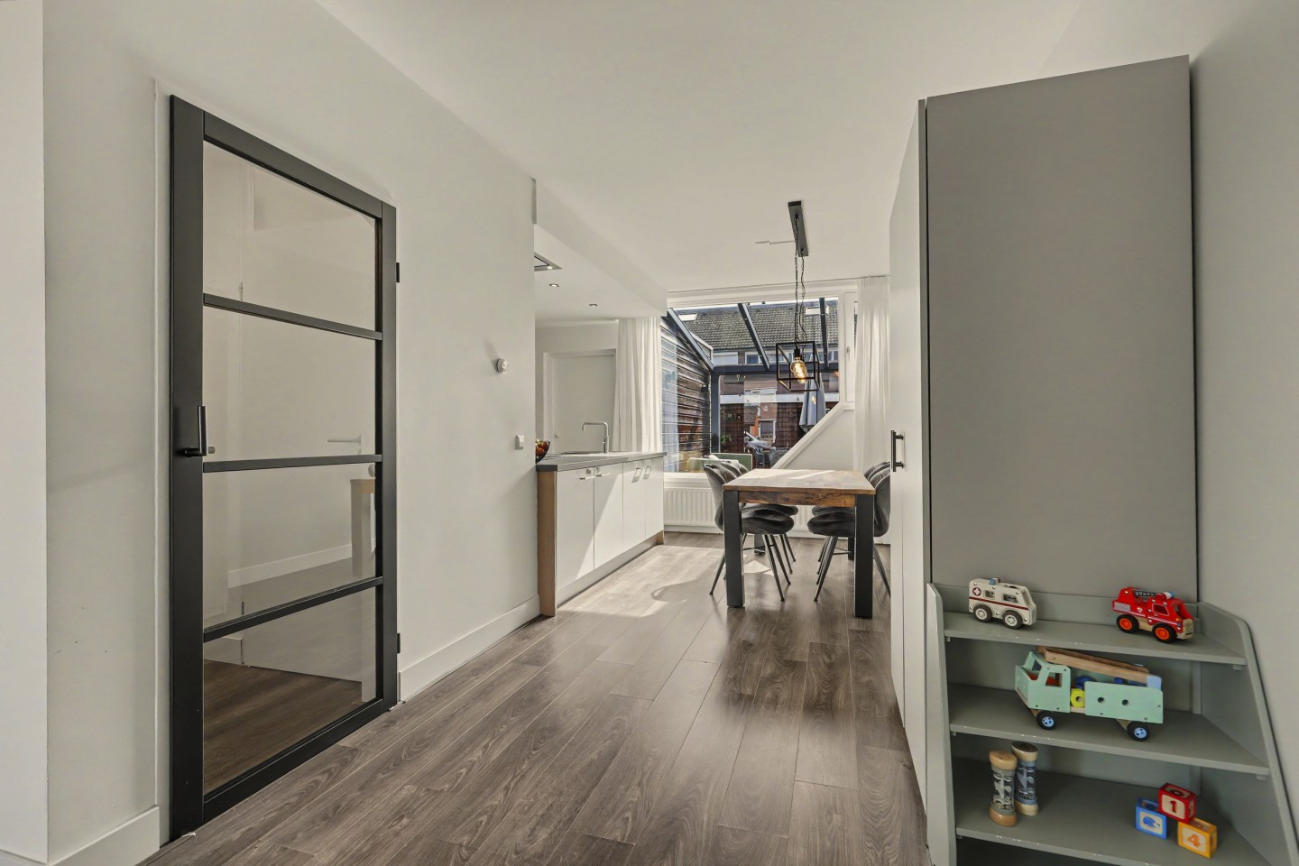 Tussenwoning te koop: Bredasingel 193, Arnhem