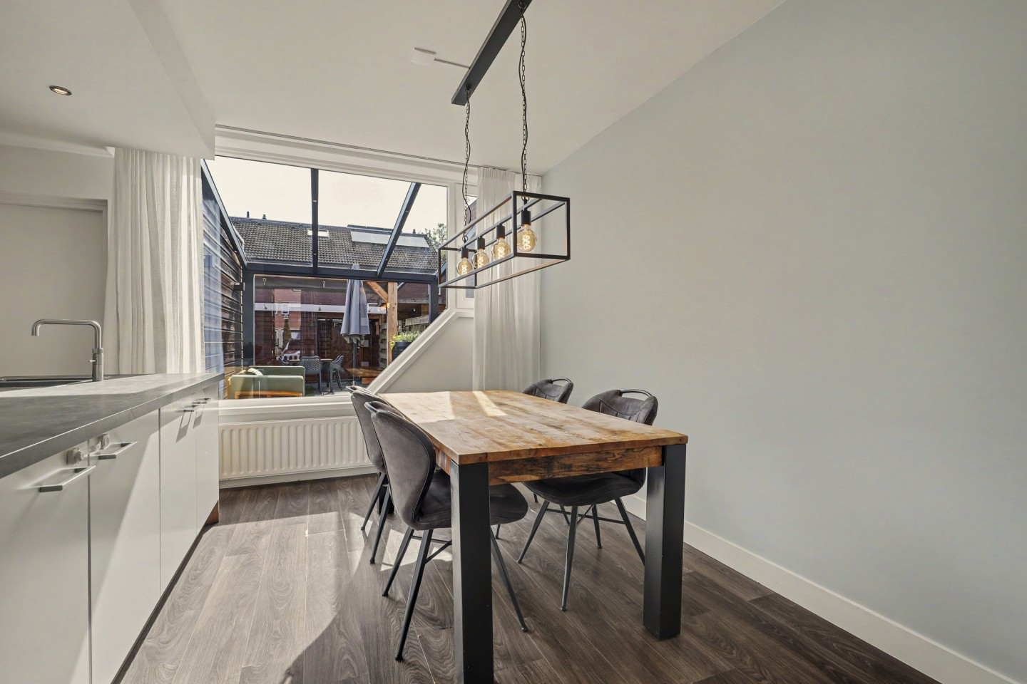Tussenwoning te koop: Bredasingel 193, Arnhem