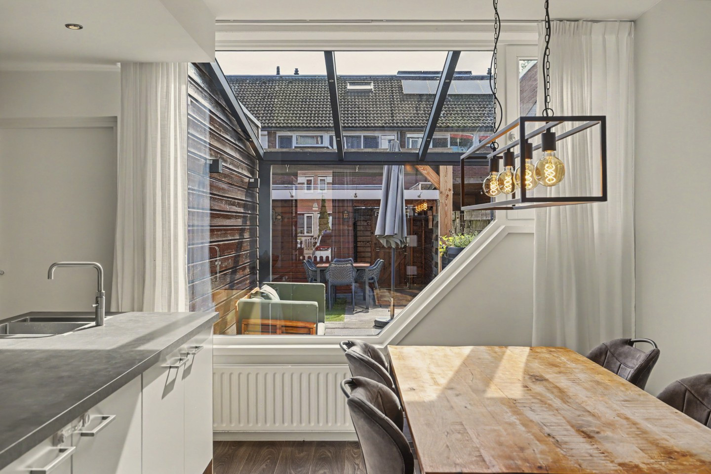 Tussenwoning te koop: Bredasingel 193, Arnhem