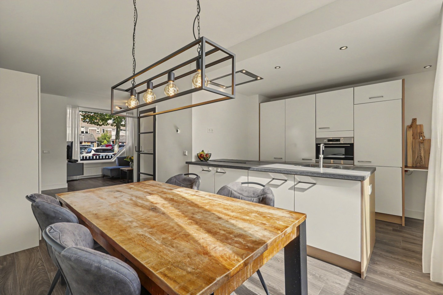 Tussenwoning te koop: Bredasingel 193, Arnhem