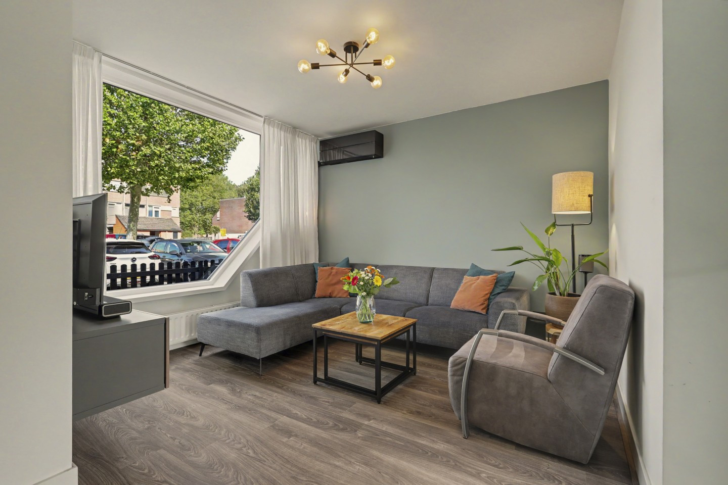 Tussenwoning te koop: Bredasingel 193, Arnhem