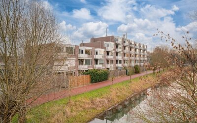 Oostburgwal 27