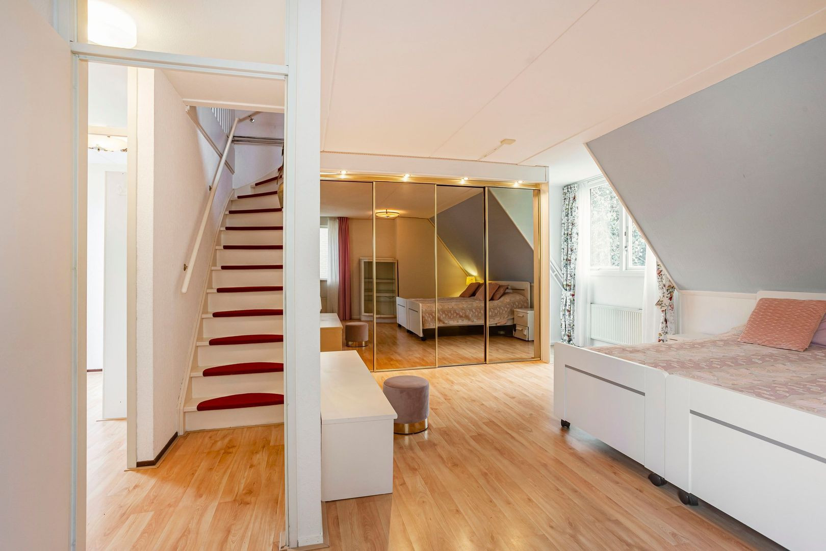 Hoekwoning te koop: Hoensbroekstraat 136, Arnhem