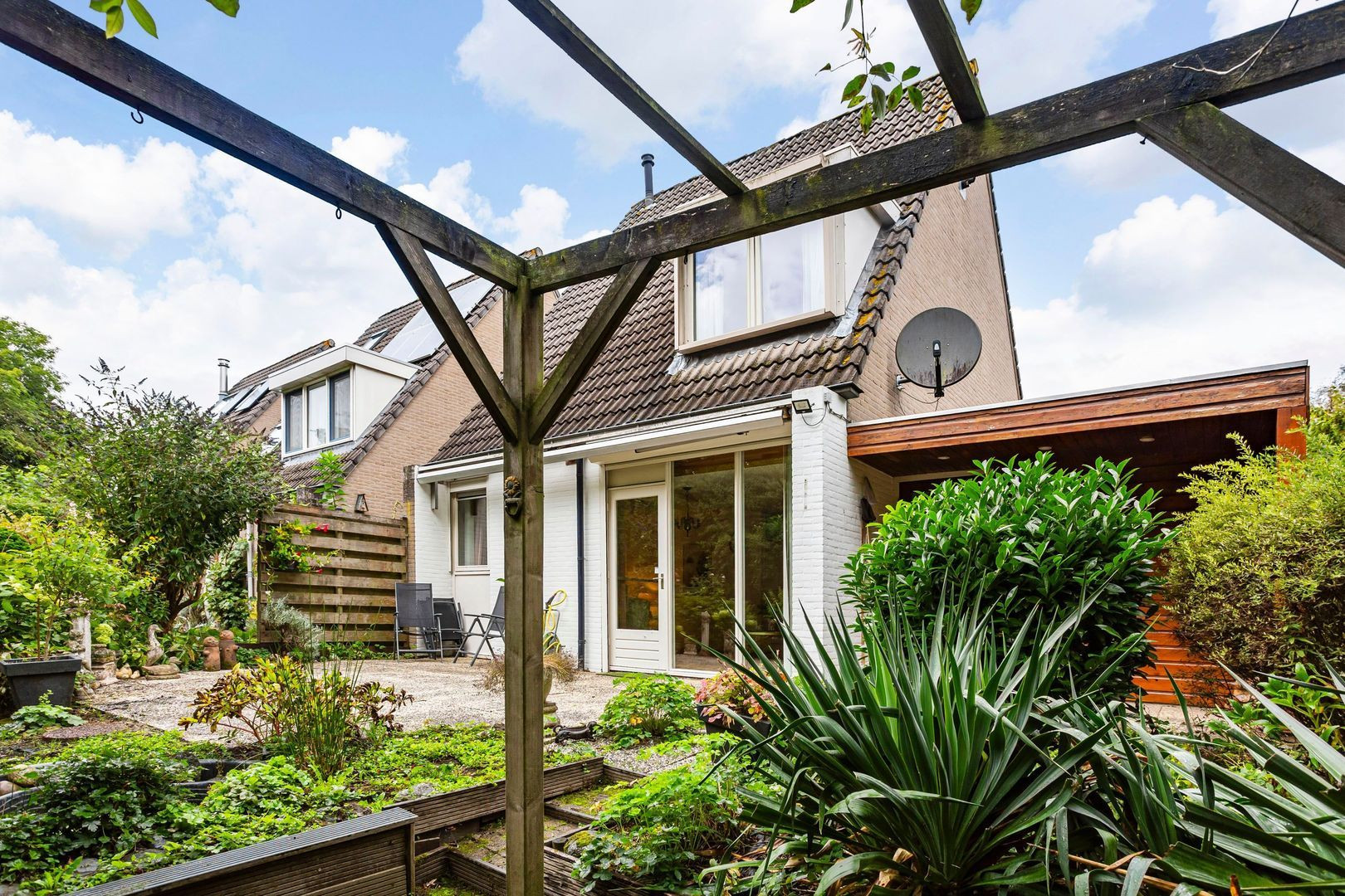 Hoekwoning te koop: Hoensbroekstraat 136, Arnhem
