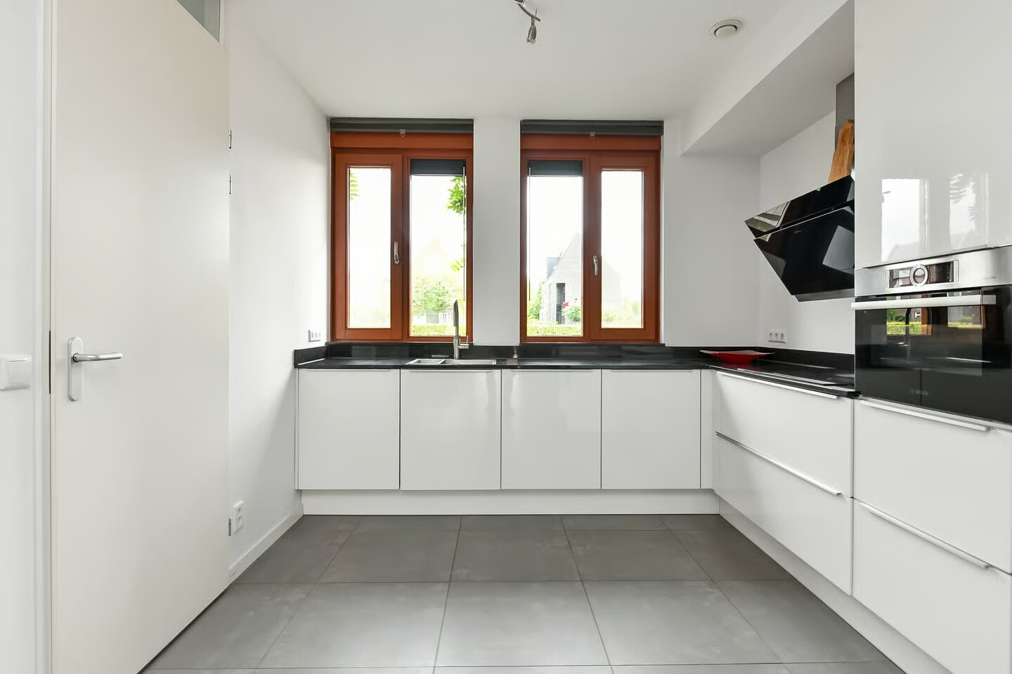 Tussenwoning te koop: Schoolmeesterwaard 23, Arnhem