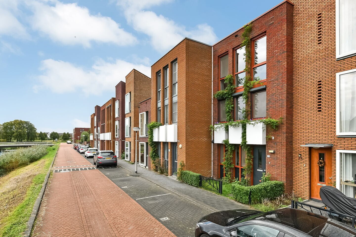 Tussenwoning te koop: Schoolmeesterwaard 23, Arnhem