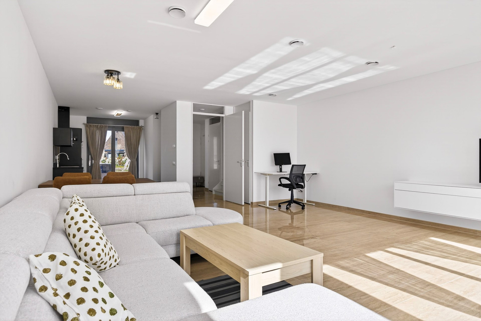 Tussenwoning te koop: Afsluitdijk 5, Arnhem