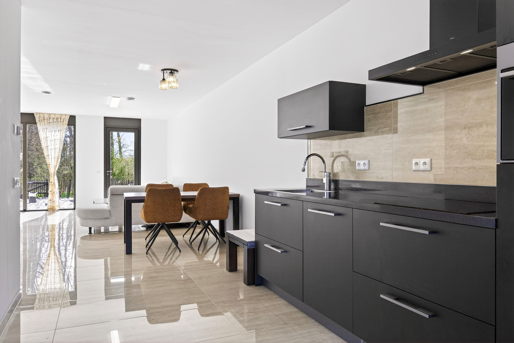 Tussenwoning te koop: Afsluitdijk 5, Arnhem