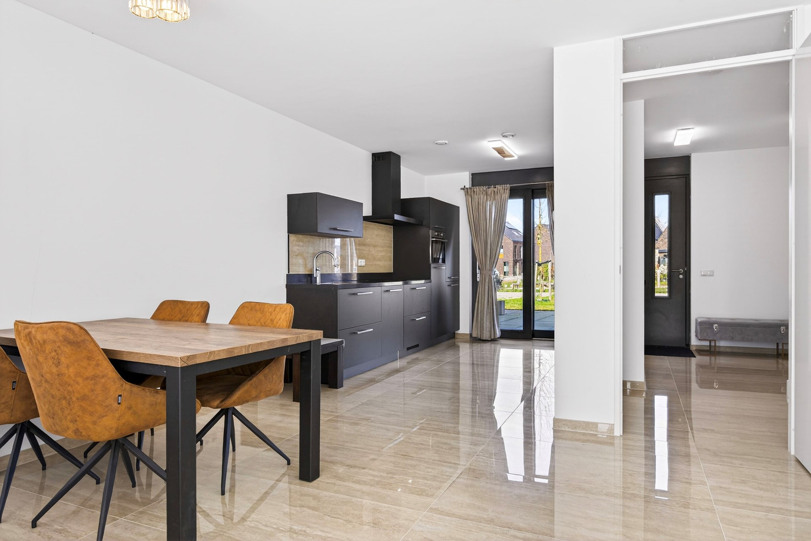 Tussenwoning te koop: Afsluitdijk 5, Arnhem