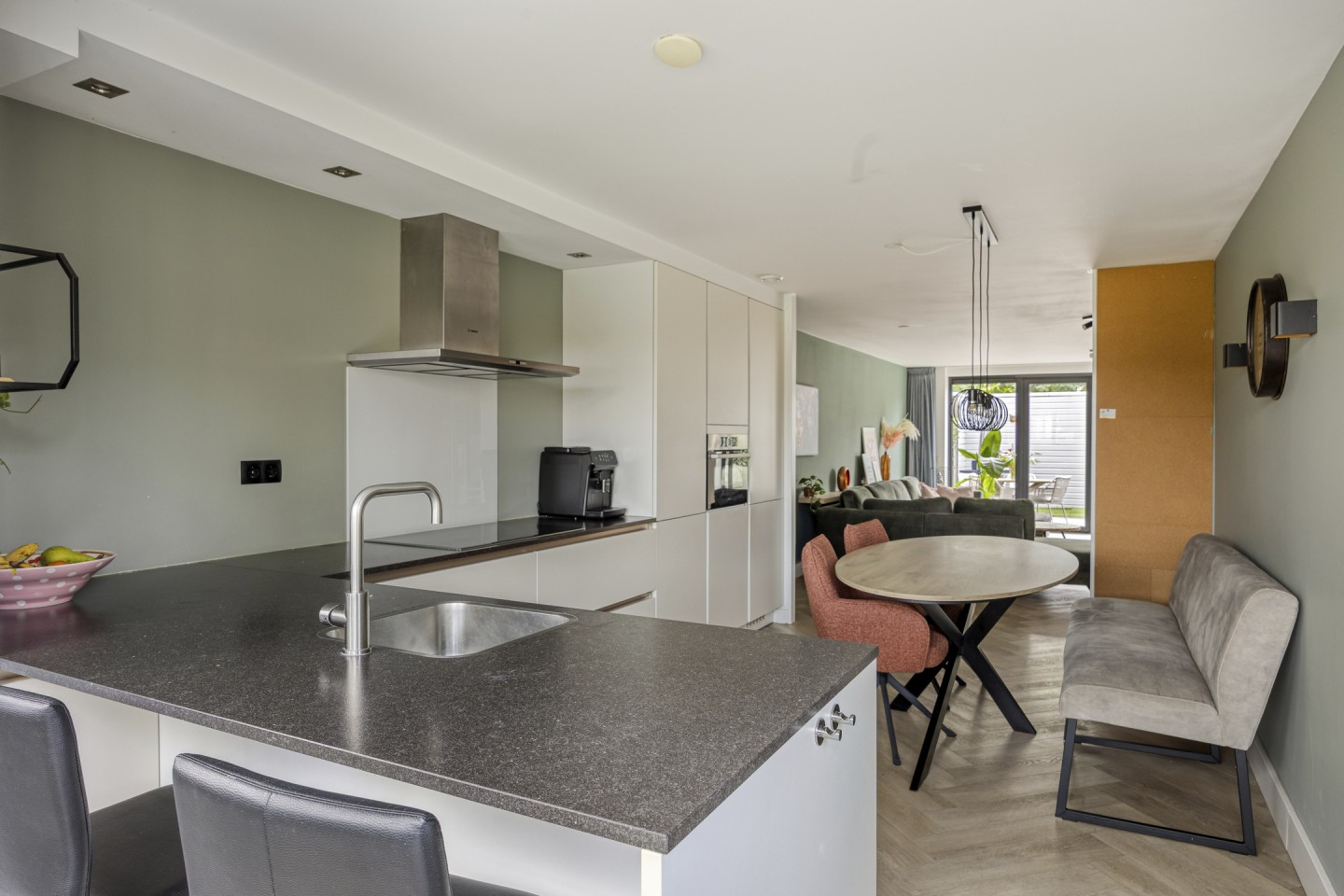 Tussenwoning te koop: Koningsboulevard 174, Huissen