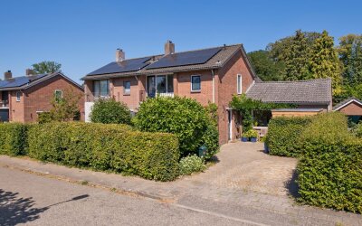 Huis te koop Willem van Kleefweg 5