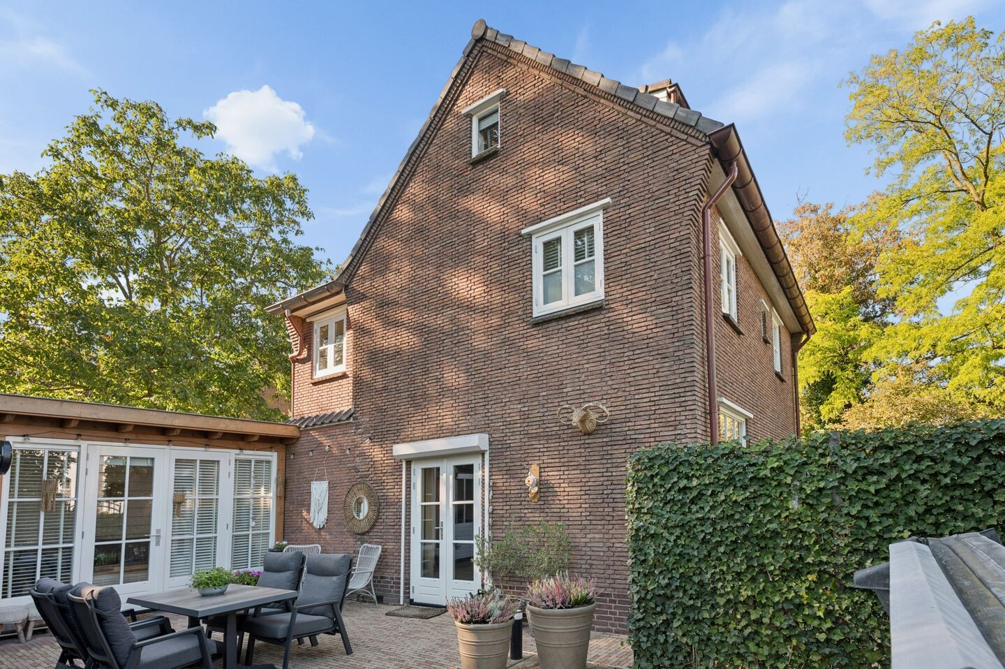 Twee-onder-één-kap te koop: Nieuweweg 8, Renkum