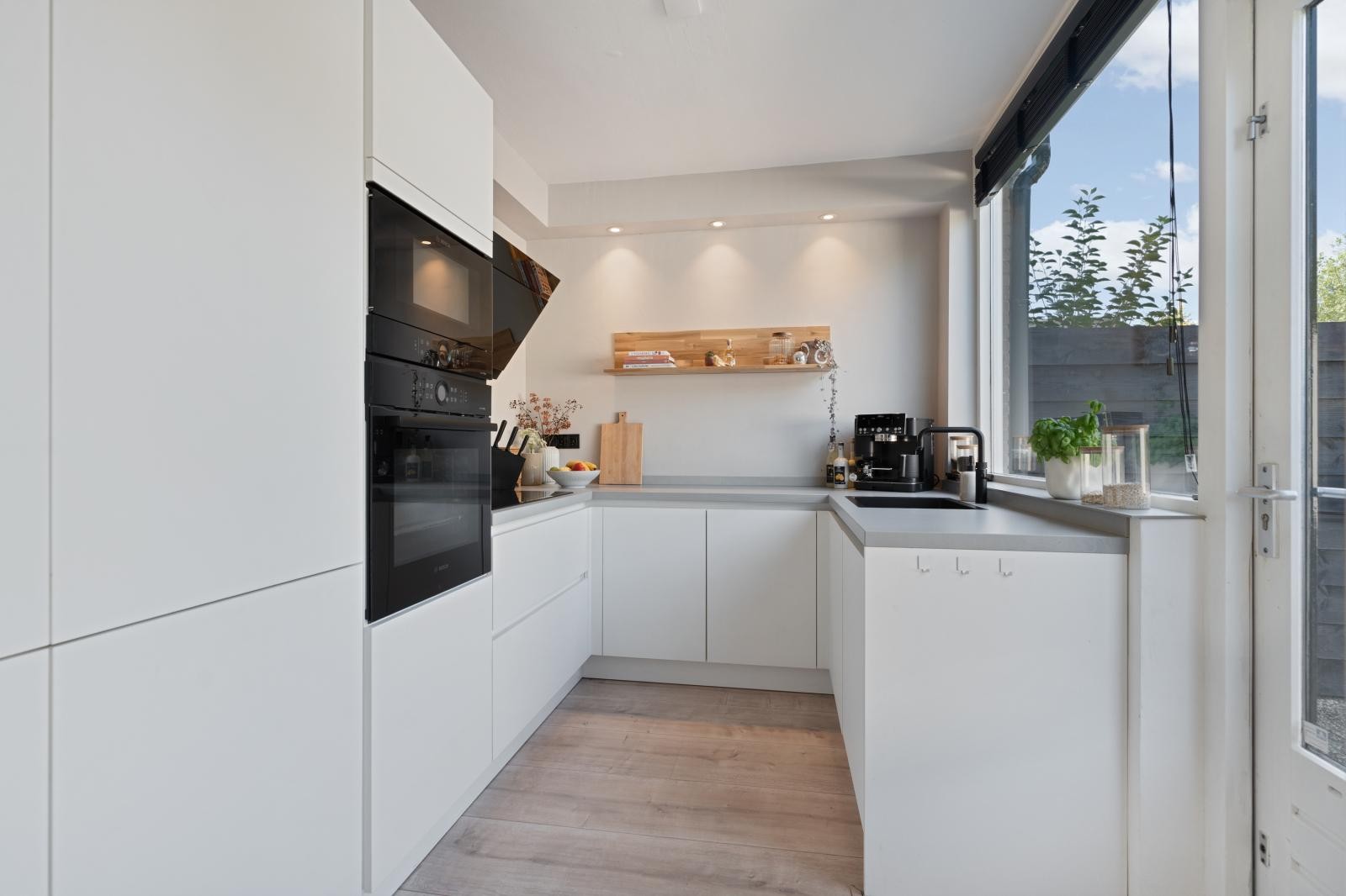 Tussenwoning te koop: Maatweg 30, Renkum