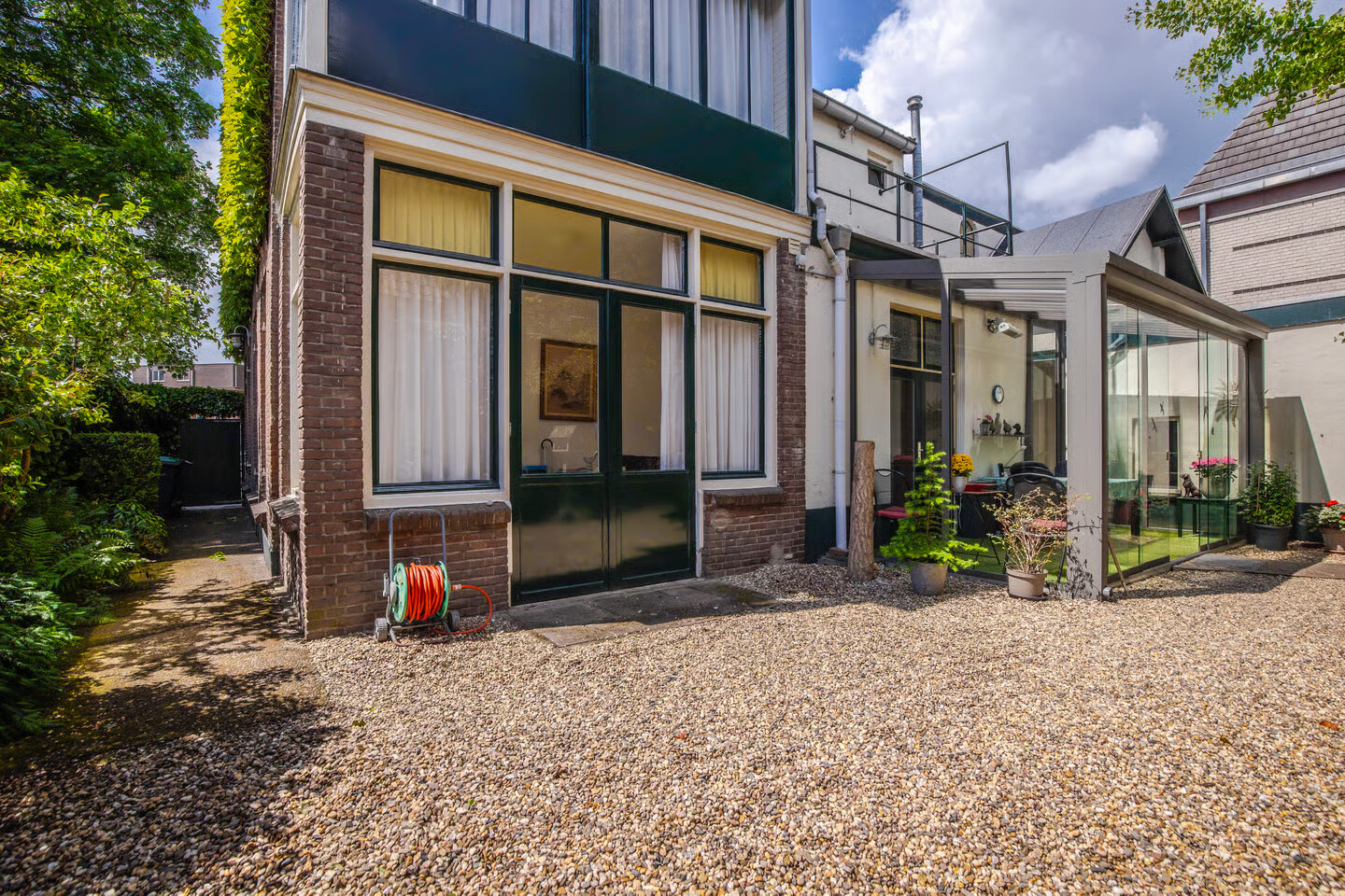 Twee-onder-één-kap te koop: Vlashofstraat 10, Velp