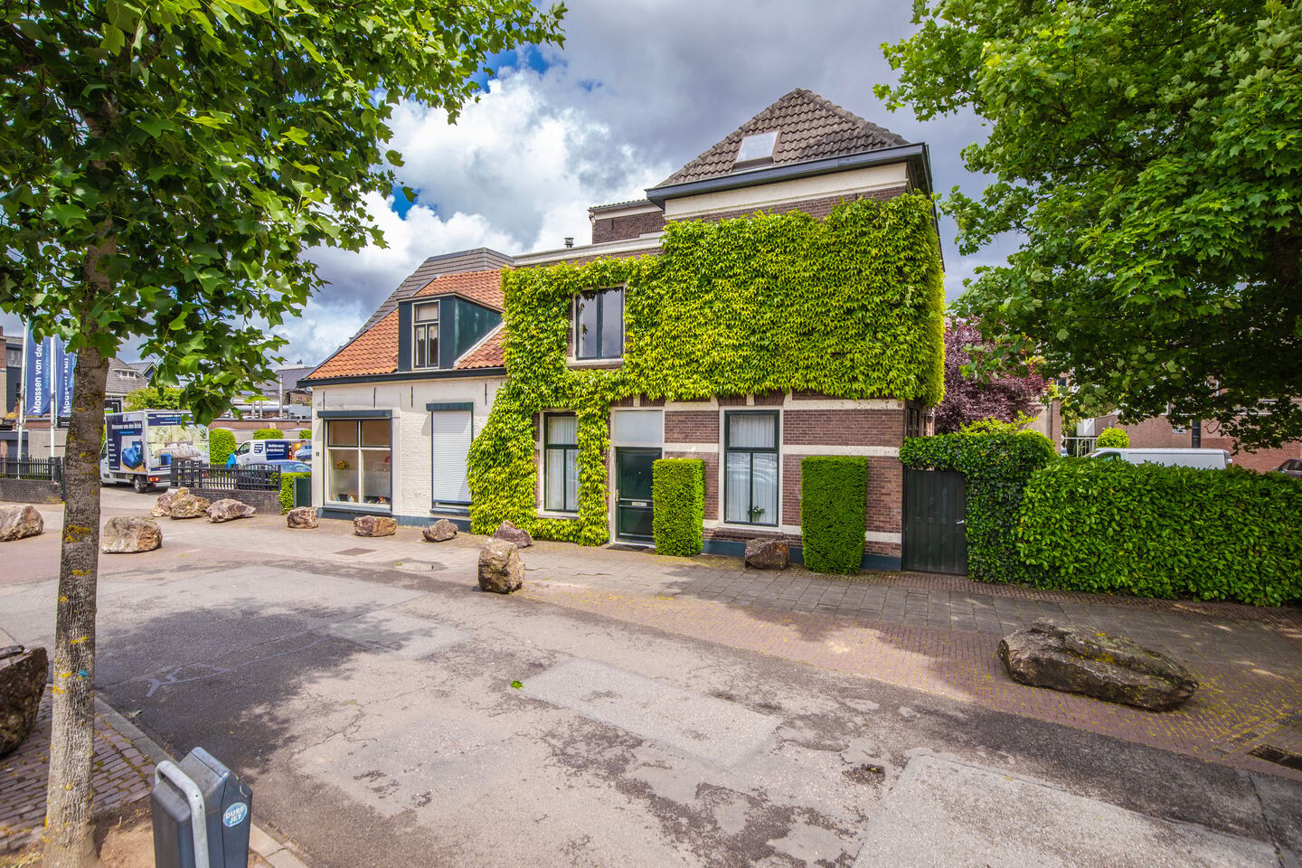 Twee-onder-één-kap te koop: Vlashofstraat 10, Velp