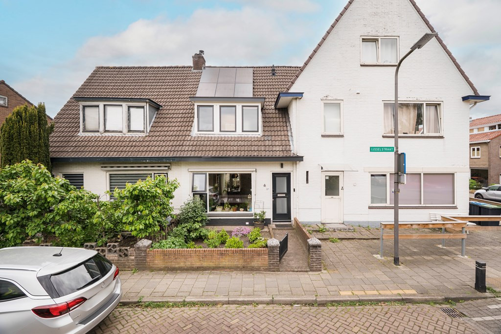 Tussenwoning te koop: IJsselstraat 57B, Velp