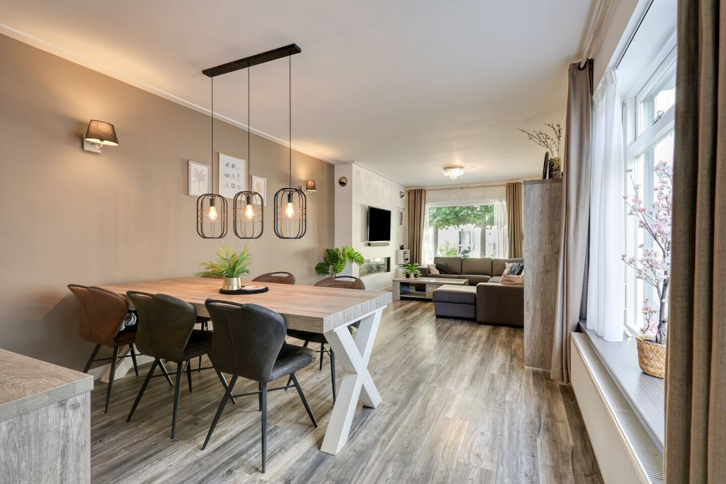 Twee-onder-één-kap te koop: IJsselstraat 73, Velp
