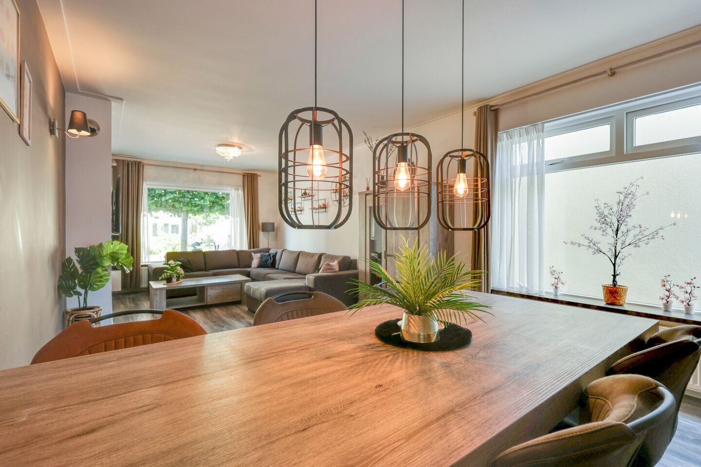 Twee-onder-één-kap te koop: IJsselstraat 73, Velp