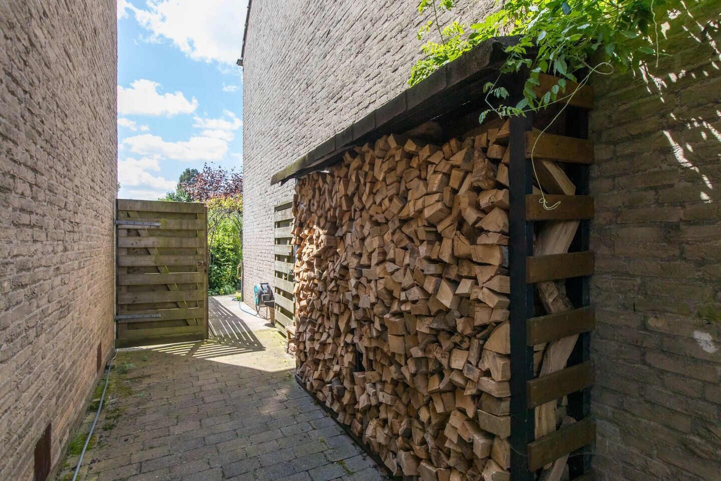 Hoekwoning te koop: Talingsingel 72, Velp