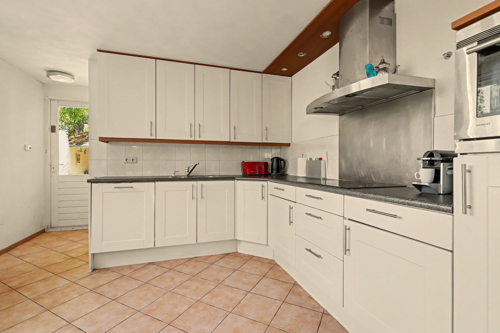 Tussenwoning te koop: Zwanensingel 16, Velp
