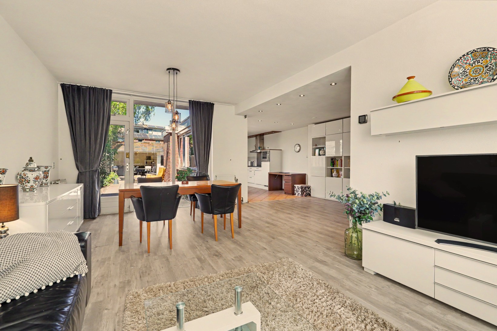 Tussenwoning te koop: Zwanensingel 16, Velp