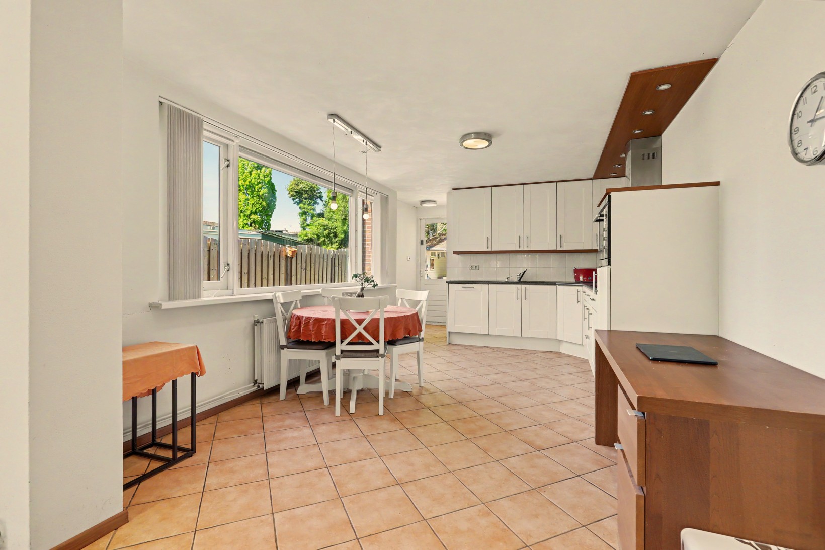 Tussenwoning te koop: Zwanensingel 16, Velp
