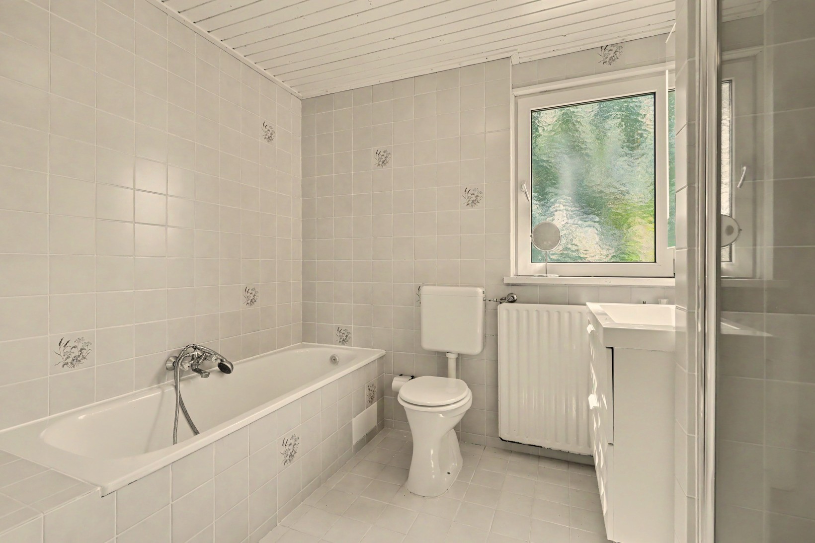 Tussenwoning te koop: Zwanensingel 16, Velp