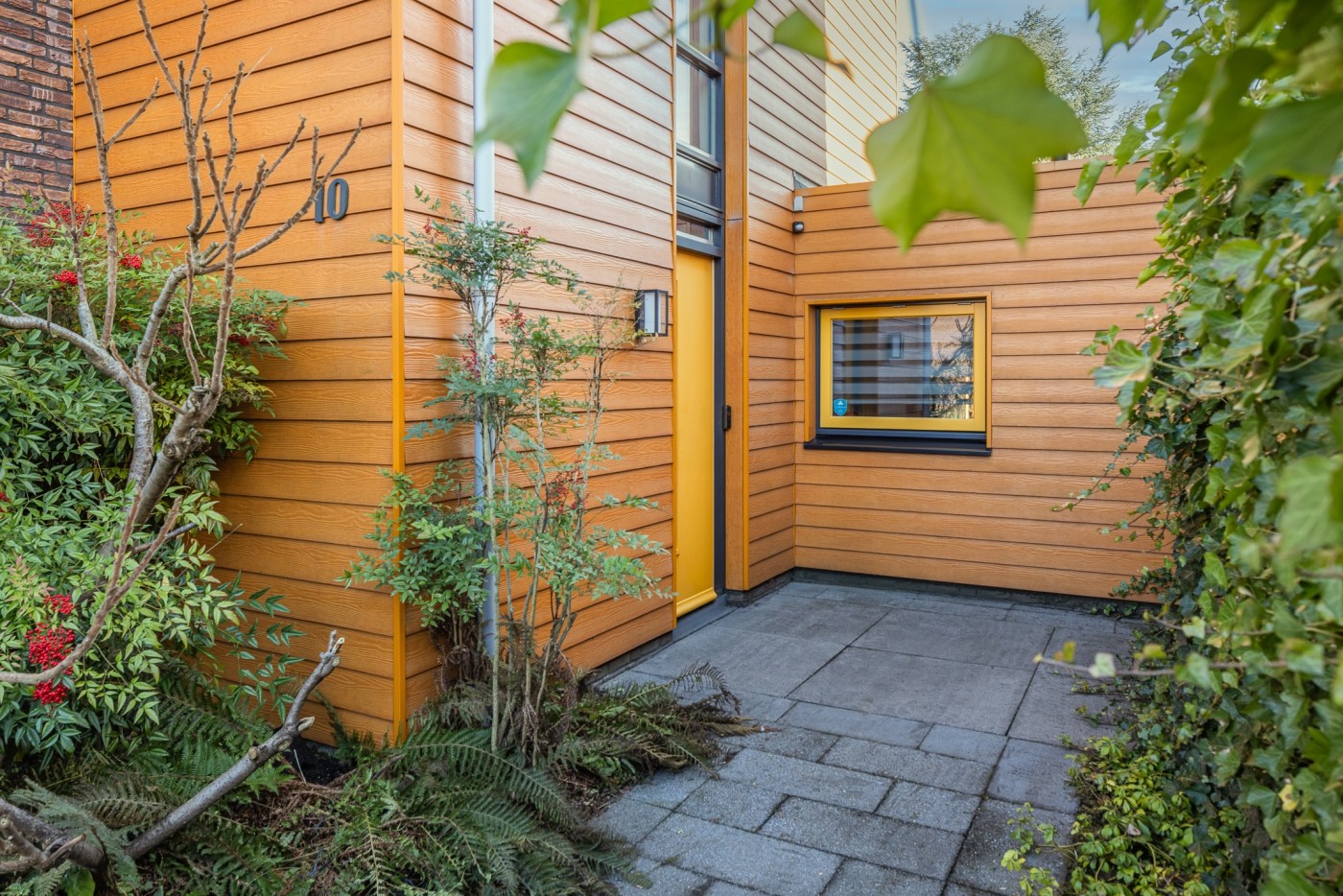 Twee-onder-één-kap te koop: Kastanjehof 10, Velp