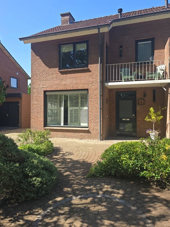 Twee-onder-één-kap te koop: Schievestraat 5, Zevenaar