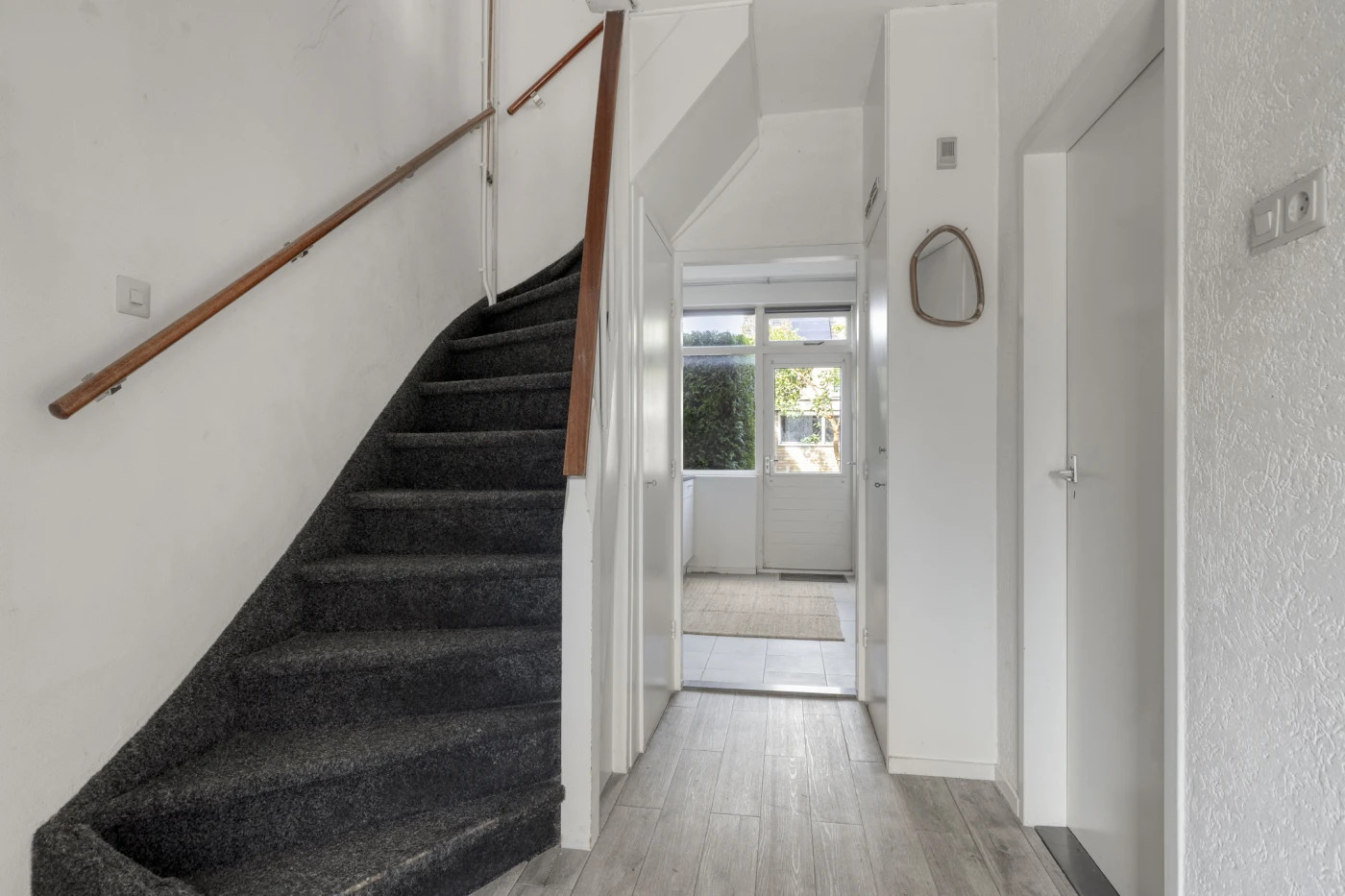 Tussenwoning te koop: De Olmen 28, Zevenaar
