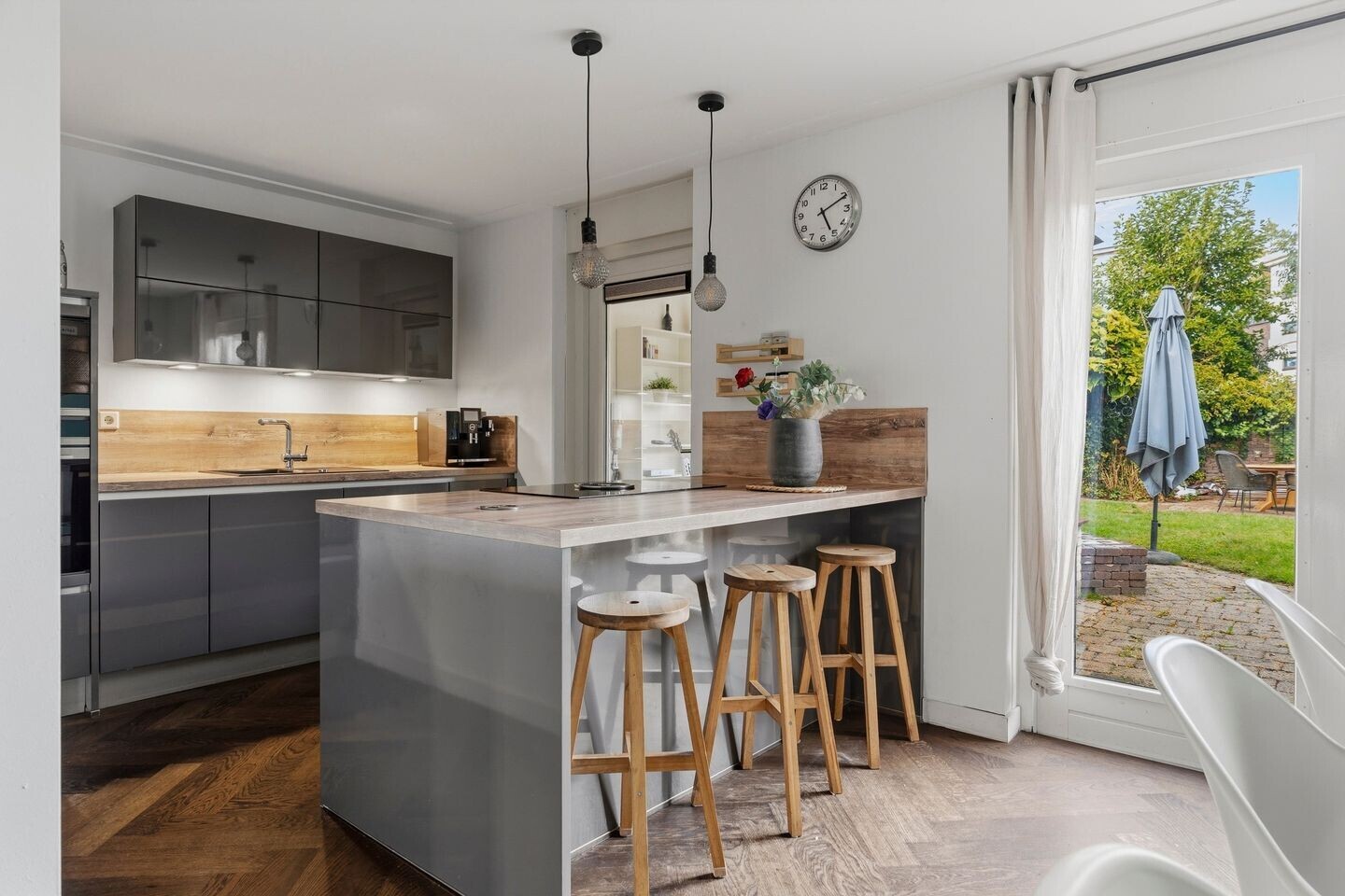 Hoekwoning te koop: De Lindenhof 13, Zevenaar