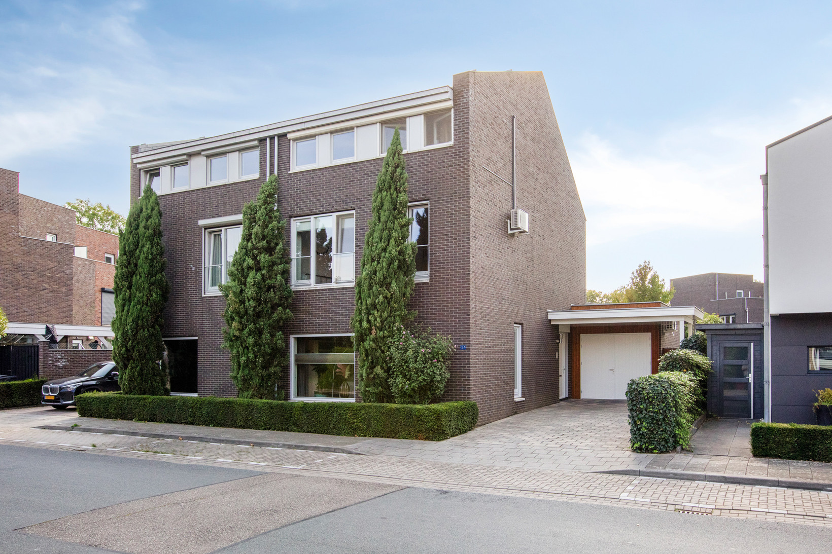 Twee-onder-één-kap te koop: Acaciastraat 1A, Zevenaar