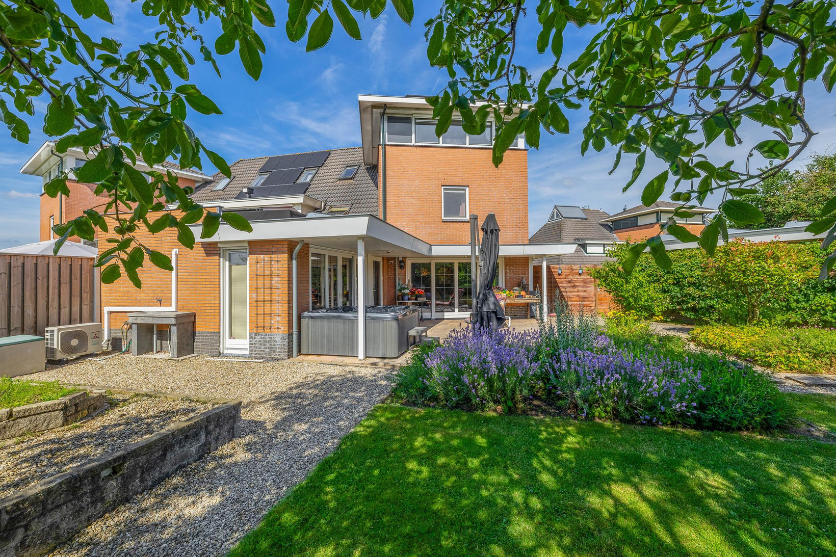 Hoekwoning te koop: Roodwilligen 19, Zevenaar
