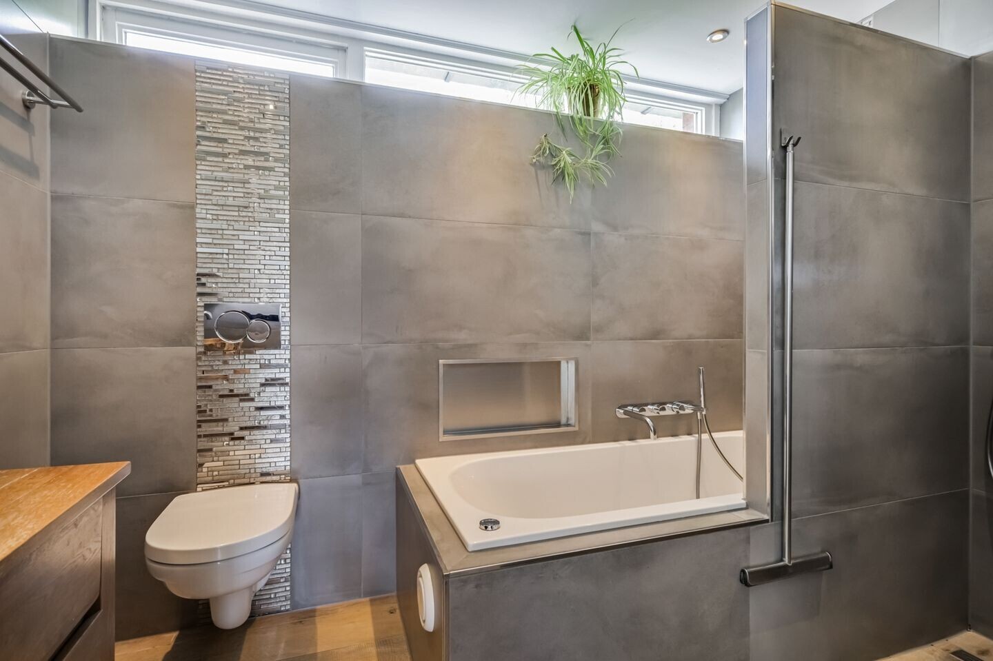 Tussenwoning te koop: Botterland 135, Zevenaar