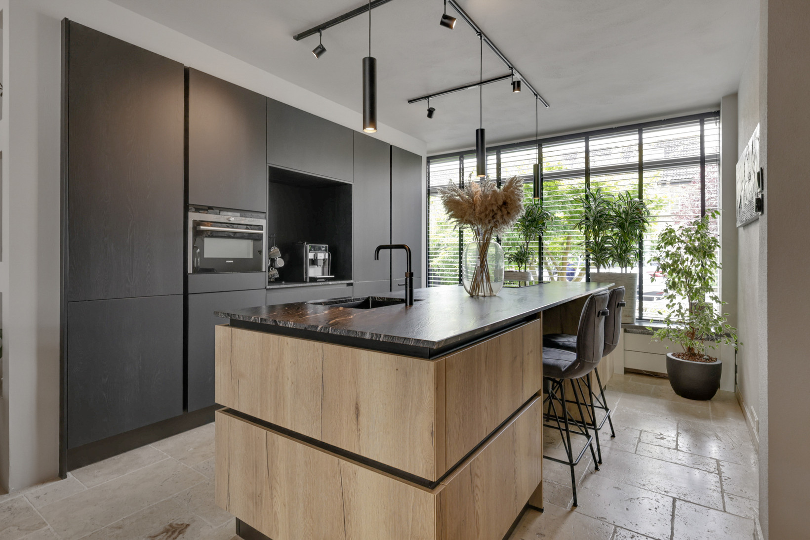 Hoekwoning te koop: Diepenbrockstraat 14, Zevenaar