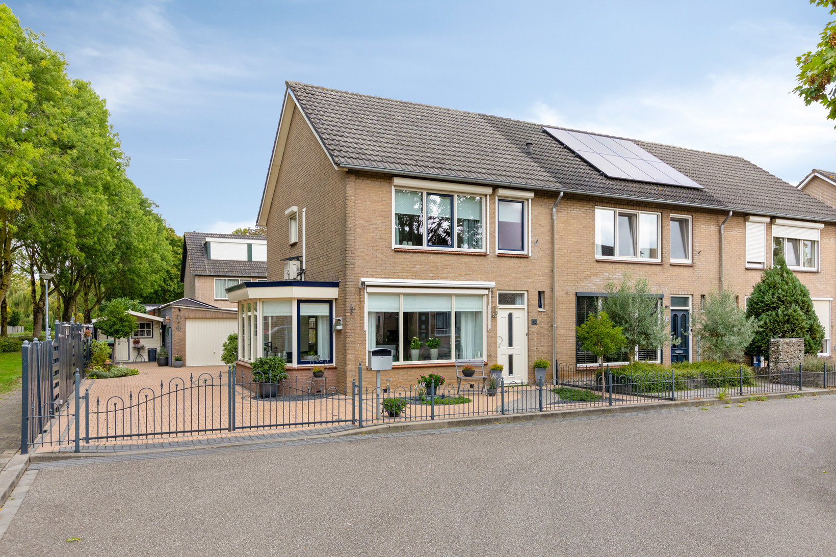Hoekwoning te koop: Smetanastraat 12, Zevenaar