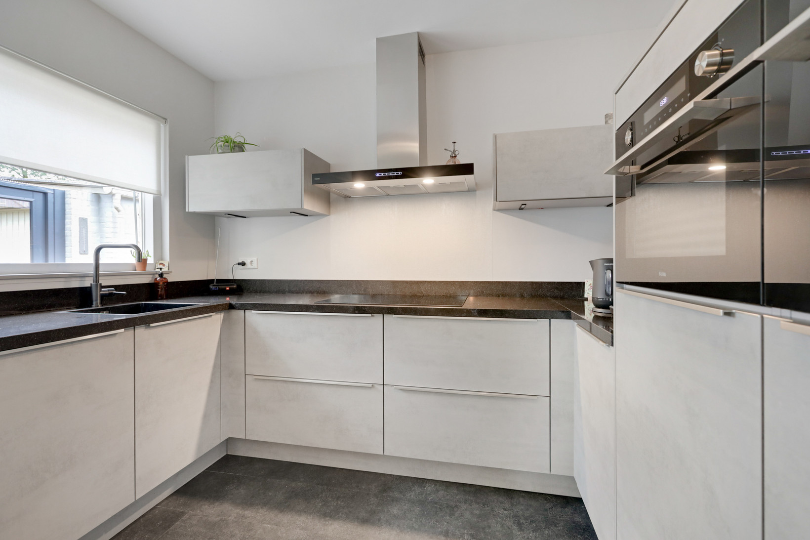 Hoekwoning te koop: Smetanastraat 12, Zevenaar