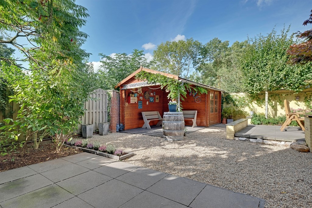 Hoekwoning te koop: Bachstraat 105, Zevenaar