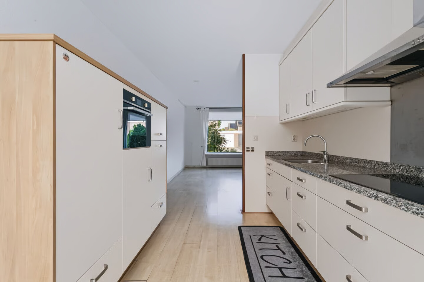 Tussenwoning te koop: Adenauerstraat 4, Zevenaar