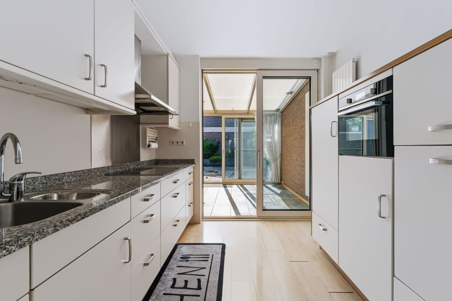 Tussenwoning te koop: Adenauerstraat 4, Zevenaar