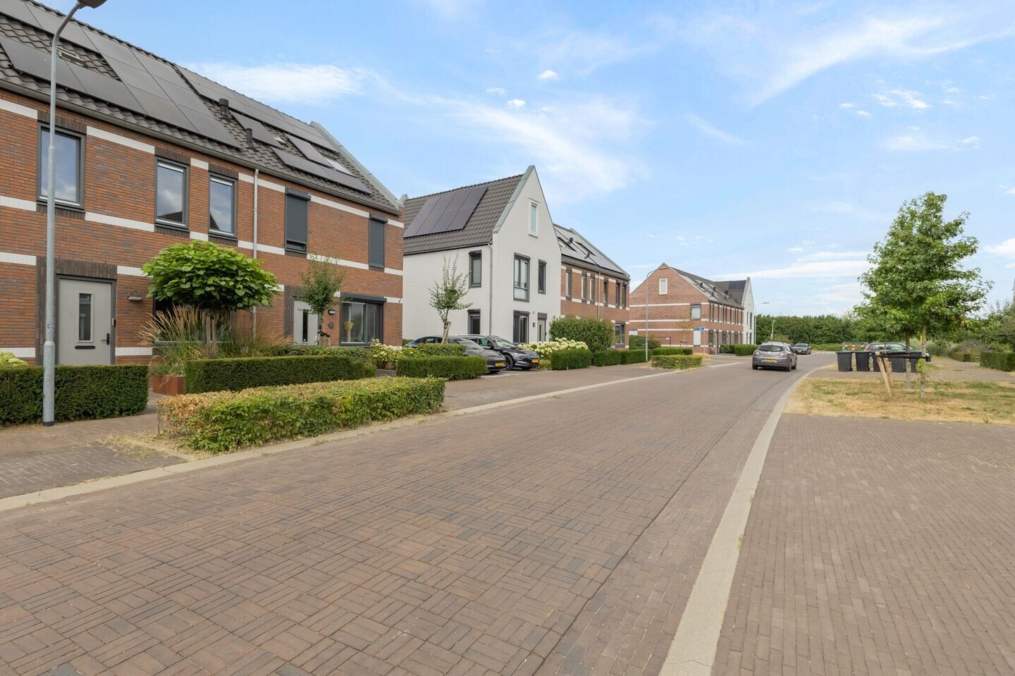 Tussenwoning te koop: Stedelaan 17, Zevenaar