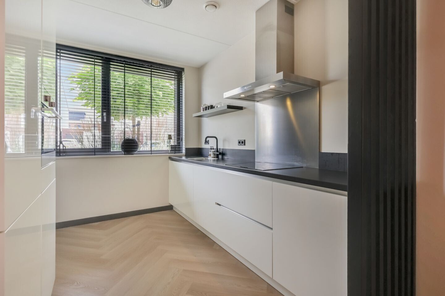 Tussenwoning te koop: Stedelaan 17, Zevenaar