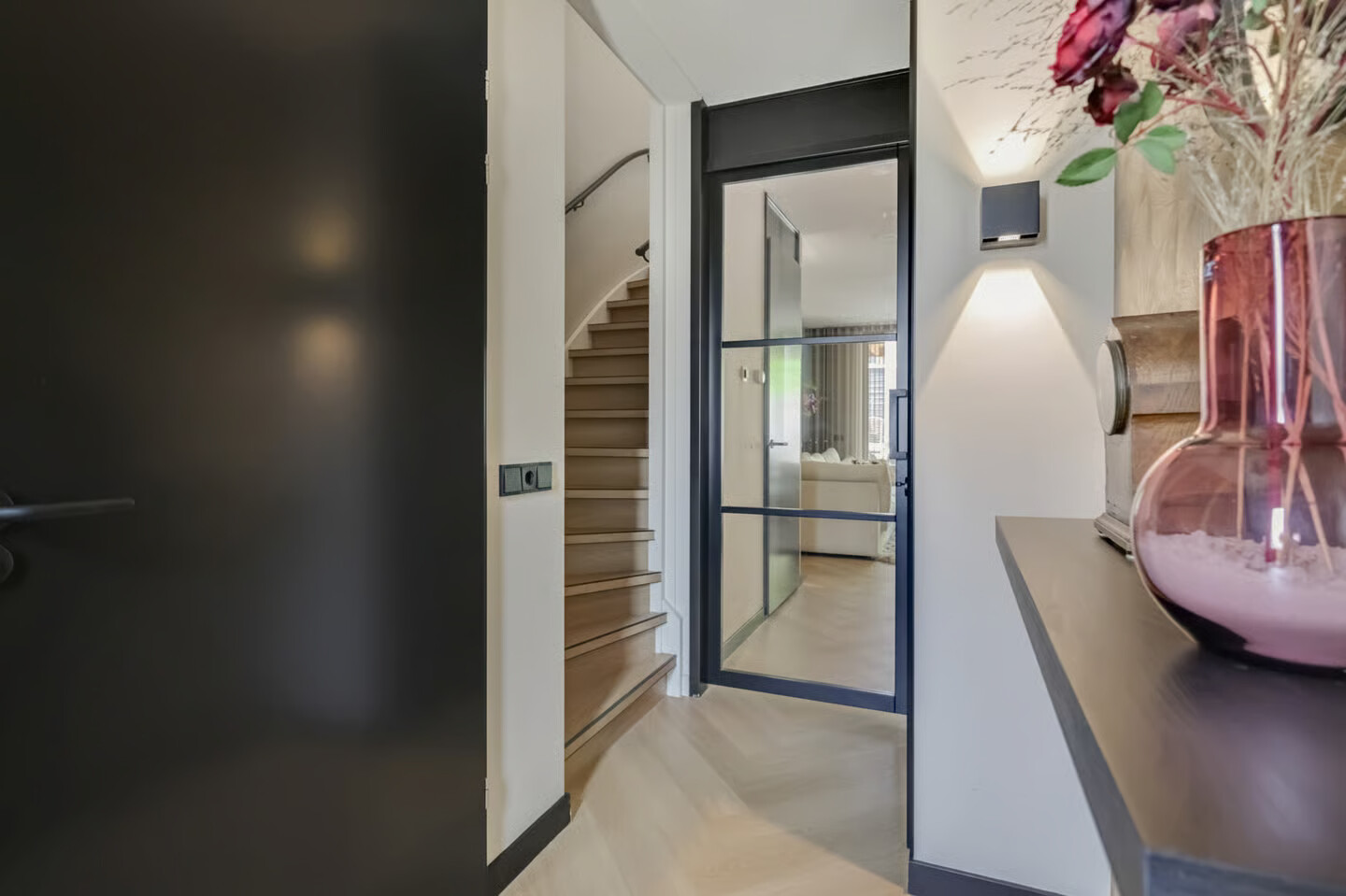 Tussenwoning te koop: Stedelaan 17, Zevenaar