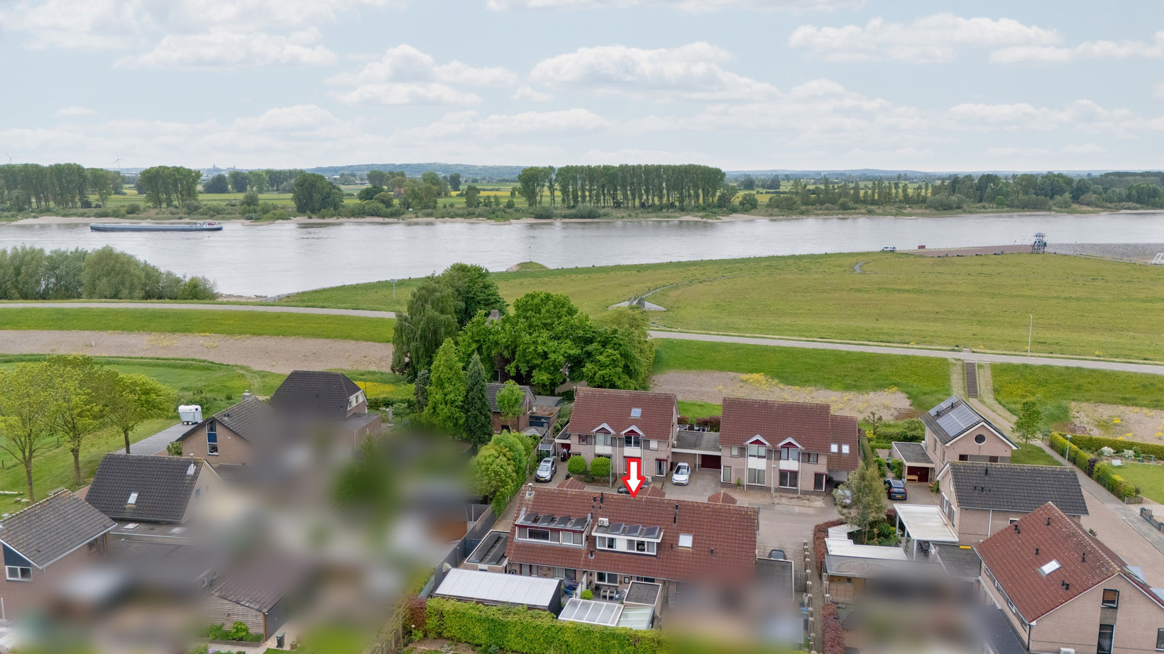 Tussenwoning te koop: Kerkstraat 14, Spijk