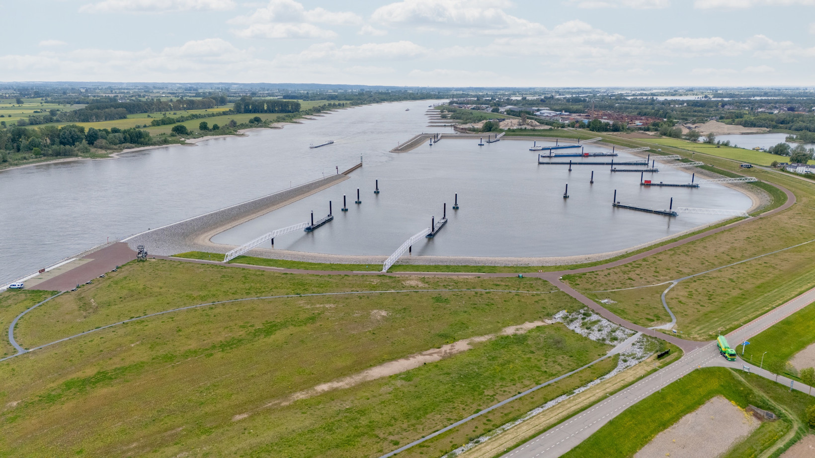 Tussenwoning te koop: Kerkstraat 14, Spijk