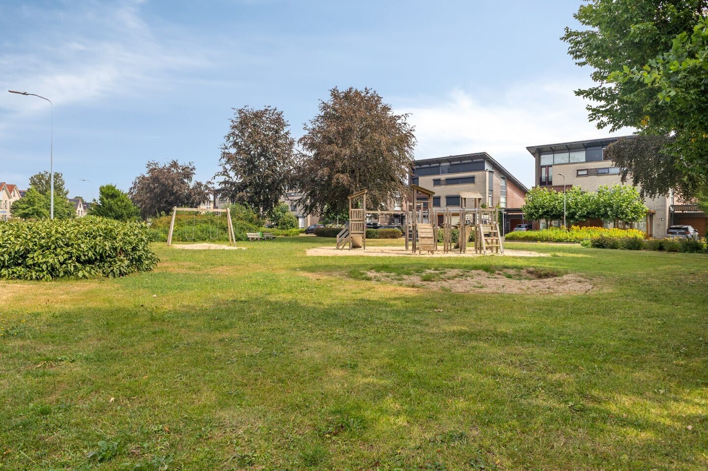 Tussenwoning te koop: Berghallee 11, Duiven