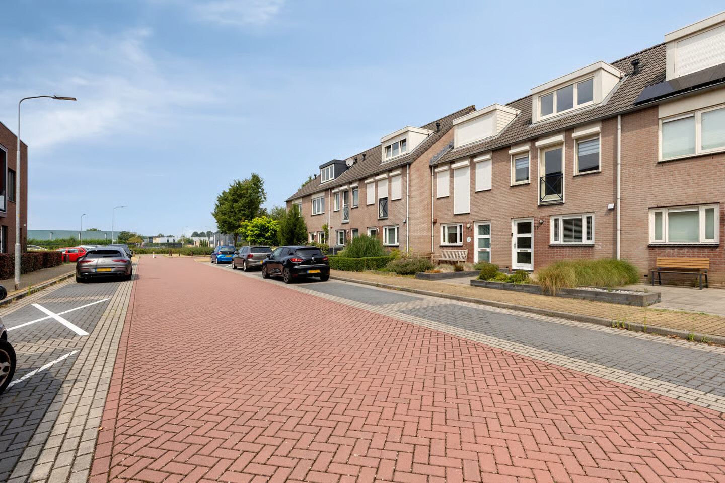 Tussenwoning te koop: Berghallee 11, Duiven