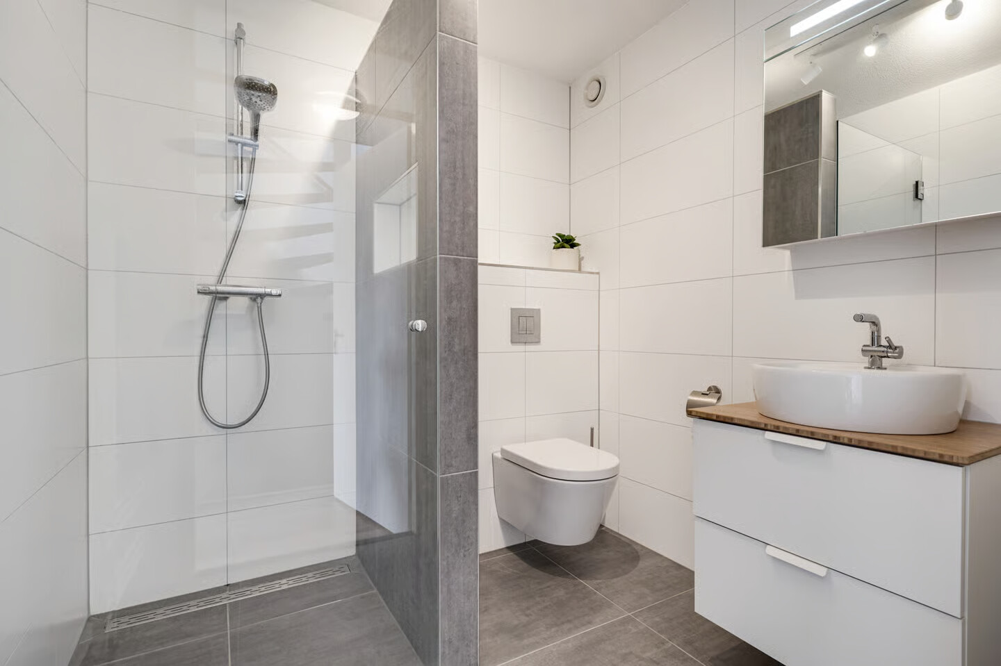 Tussenwoning te koop: Berghallee 11, Duiven